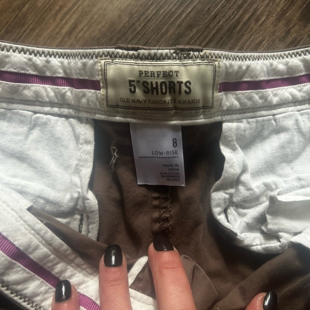 Old Navy Women's Low Rise Perfect 5” shorts brown - Picture 2 of 2